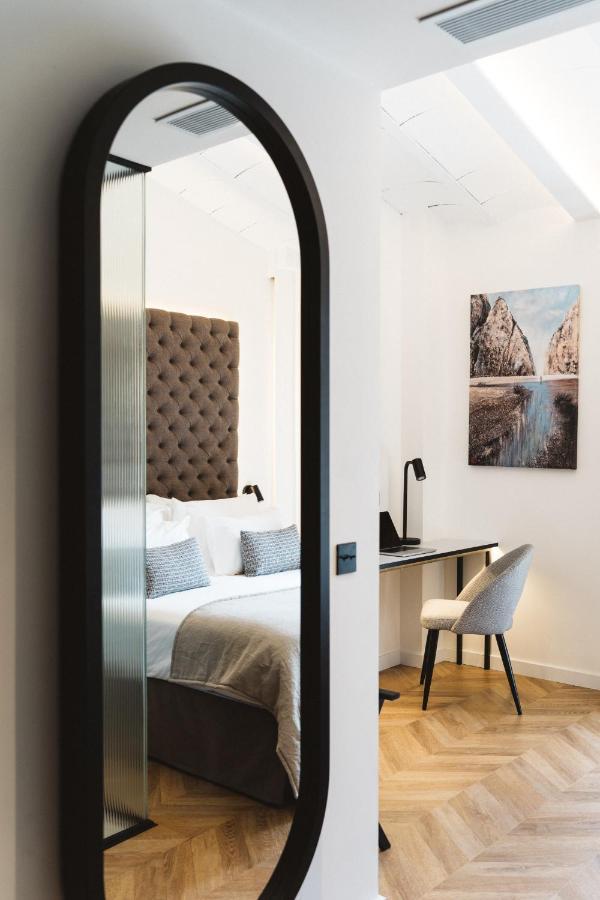 Boutique Hotel Petit Montision PMI Exteriör bild