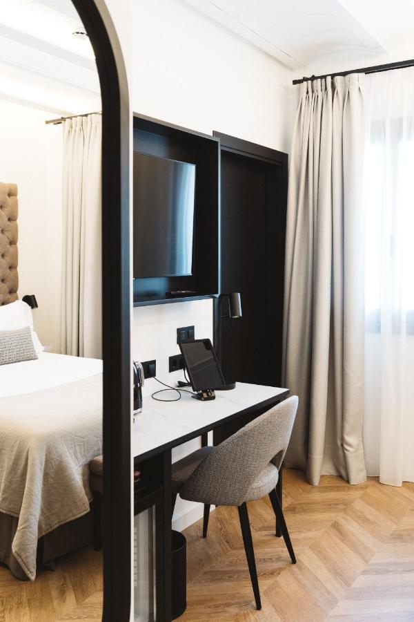 Boutique Hotel Petit Montision PMI Exteriör bild